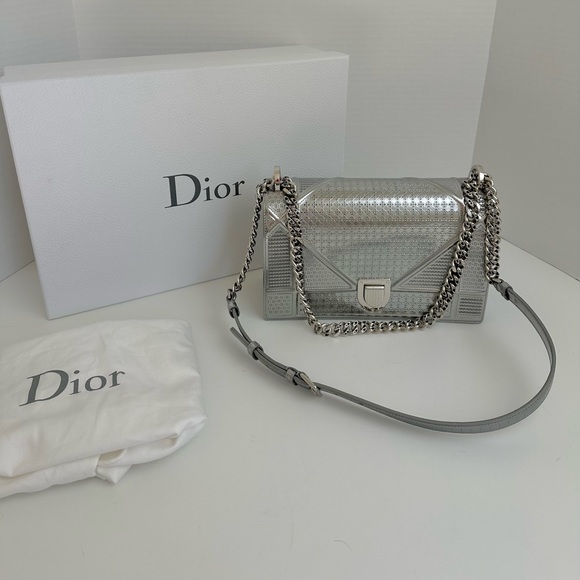 Christian Dior Diorama Silver Flap Shoulder Bag - Picture 5 of 16